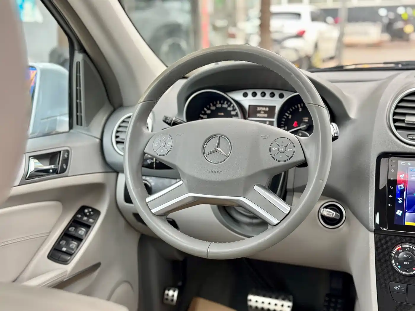 Mercedes-Benz M-Class 2010 ML 300 4MATIC фото 36