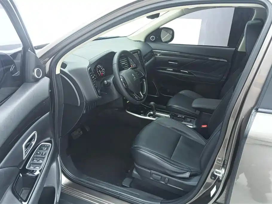 Mitsubishi Outlander 2019 2.0L 2WD Enjoy Edition 5-seater China V фото 9