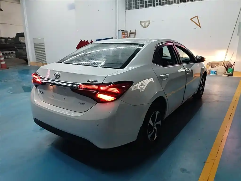 Toyota Levin 2017 Facelift 185T CVT Elite (China V) фото 7