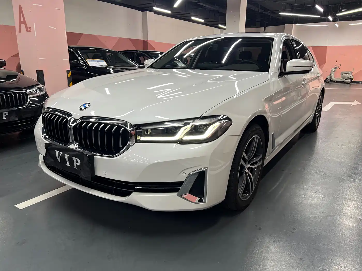 Фото 3 - BMW 5 Series