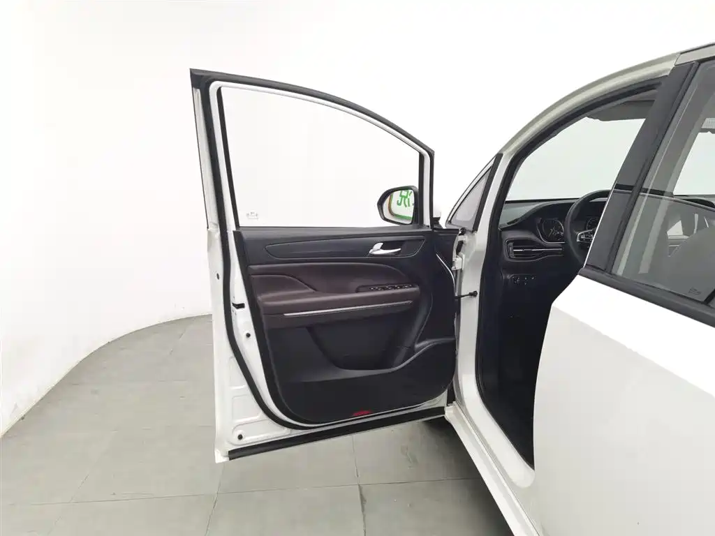 GAC Trumpchi Trumpchi M6 2019 270T Automatic Premium Edition (7-Seater) China V фото 8