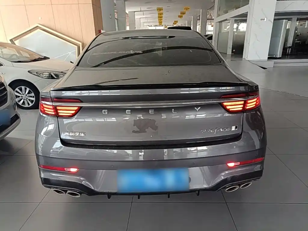 Фото 6 - Geely Preface
