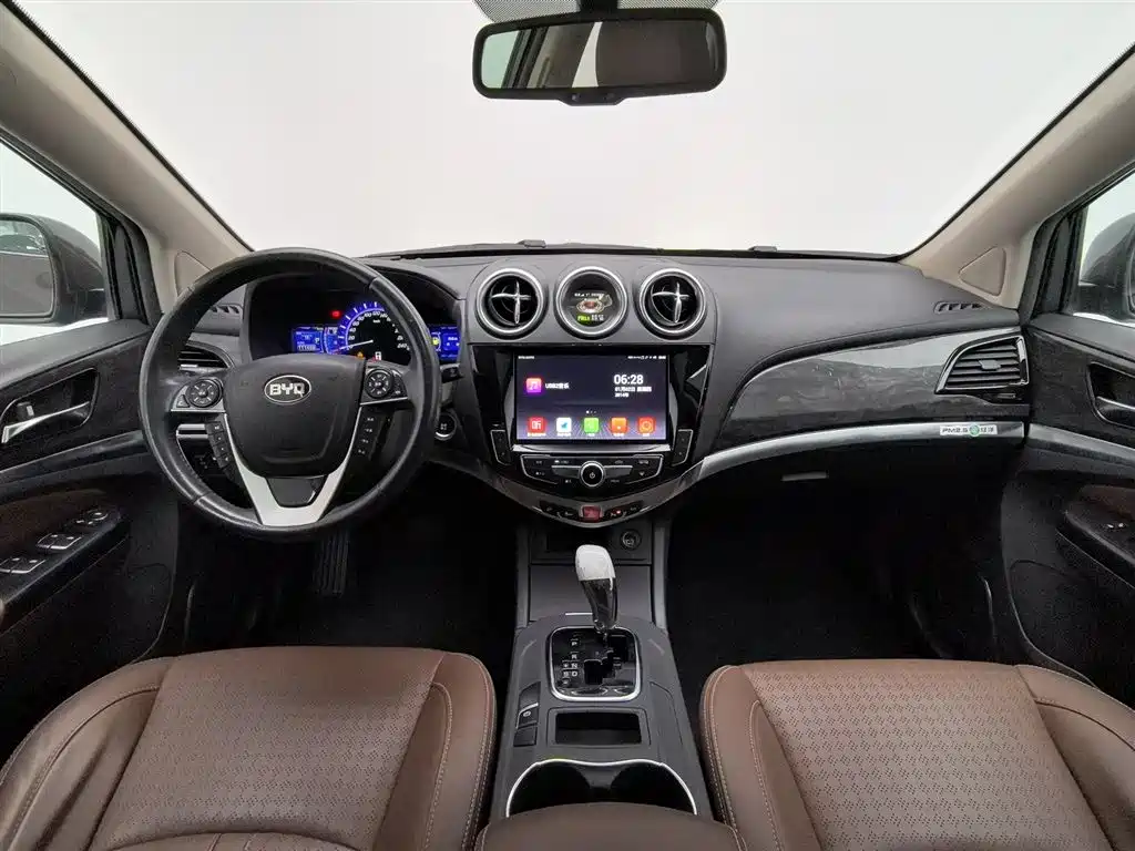 BYD S7 2017 2.0T Auto Luxury фото 5