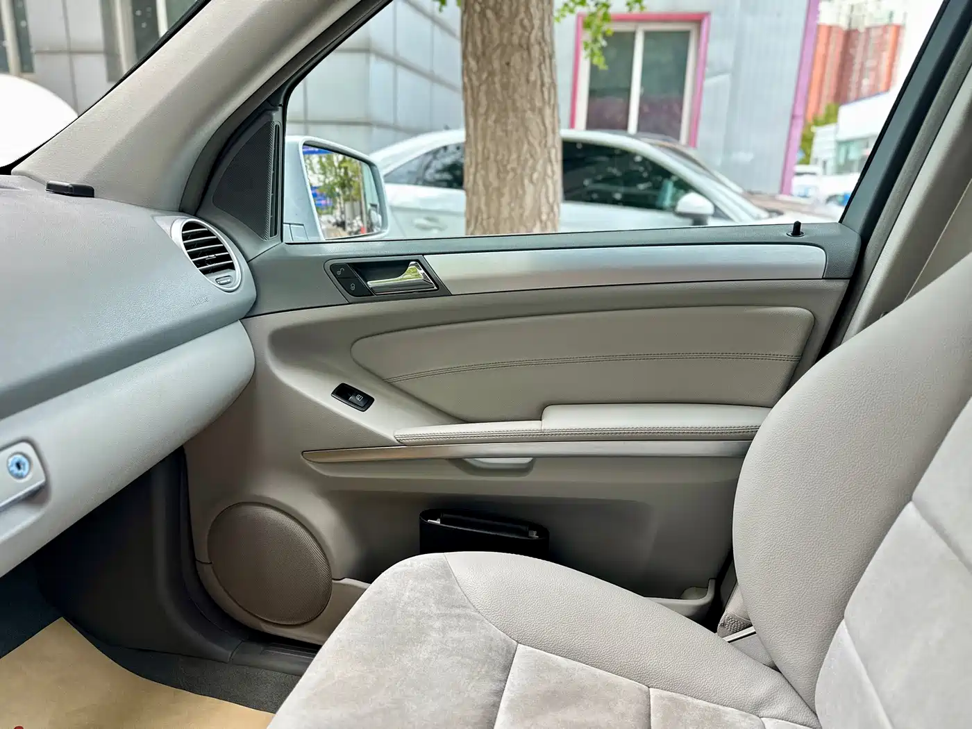 Mercedes-Benz M-Class 2010 ML 300 4MATIC фото 28