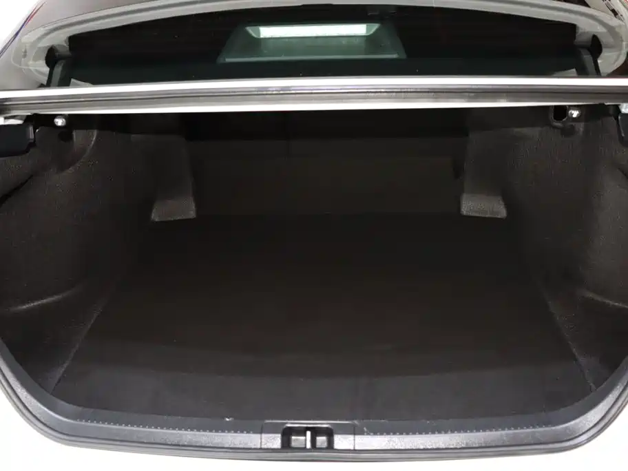 Toyota Camry 2025 2024 2.0GVP Luxury Edition