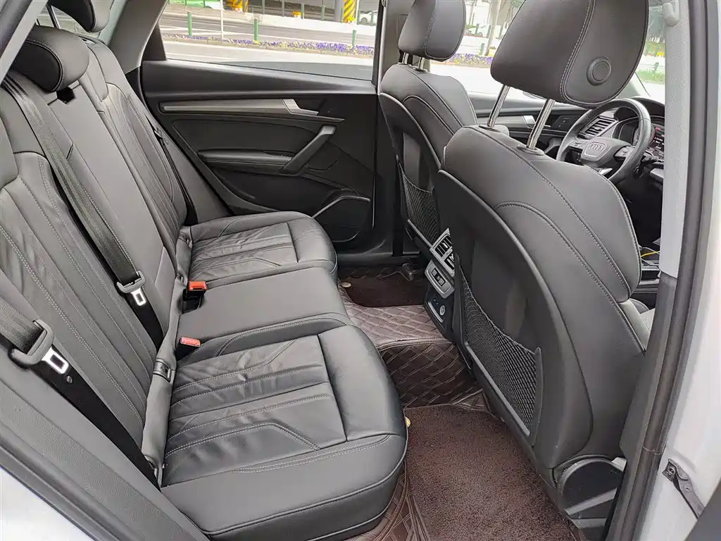 Audi Q5L 2022 40T Luxury Dynamic фото 11