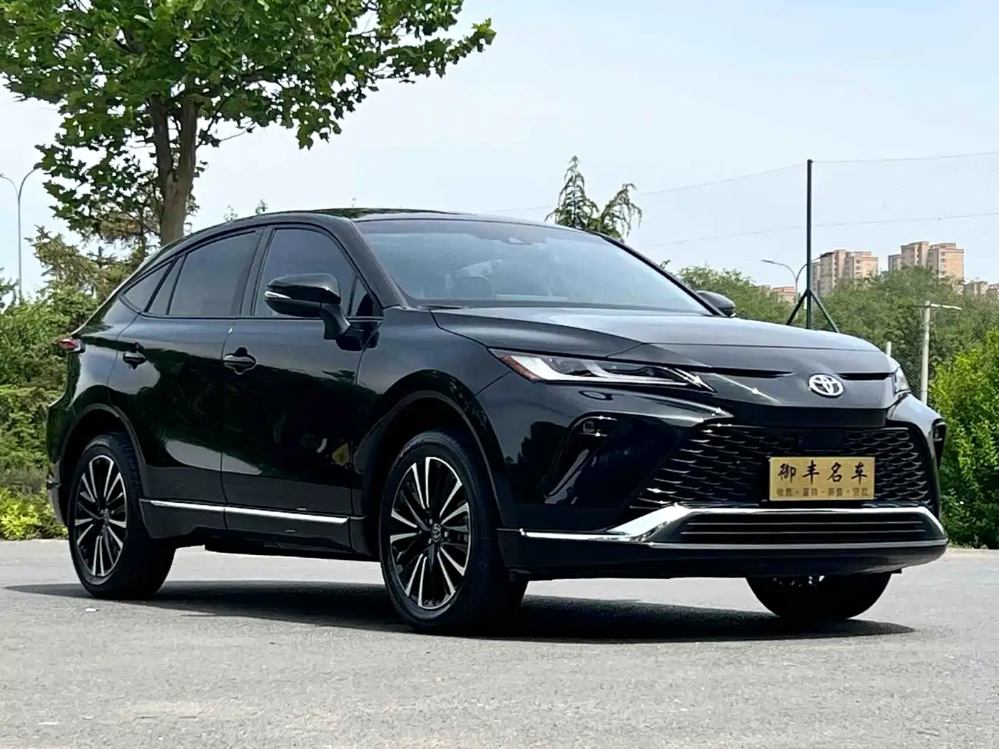 Toyota Venza 2022 2.0L CVT AWD Ultimate Edition фото 3