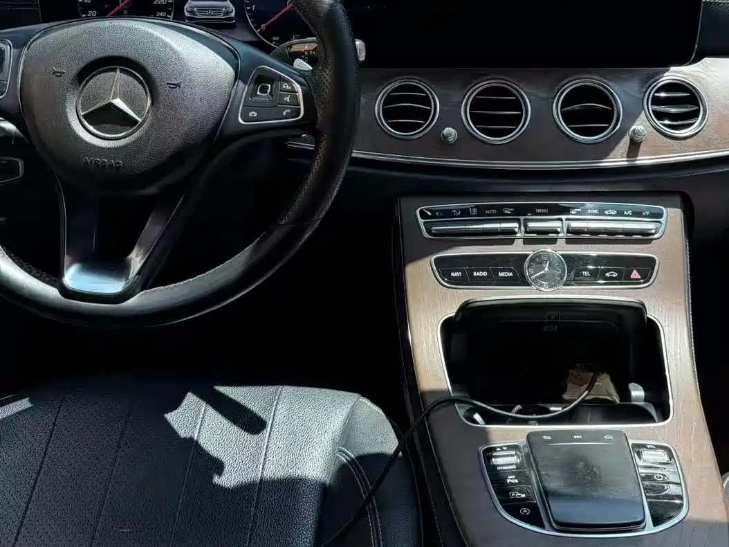 Mercedes-Benz E-Class 2016 E 300 L Fashion Type фото 6
