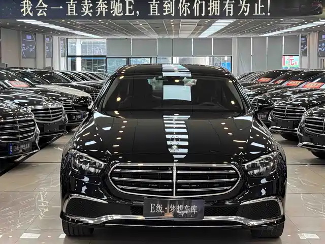 Mercedes-Benz E E 300 L, Стиль