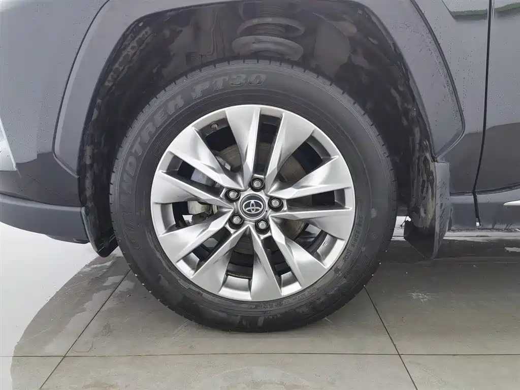 Toyota Wildlander 2022 2.0L CVT FWD Luxury PLUS Edition фото 17