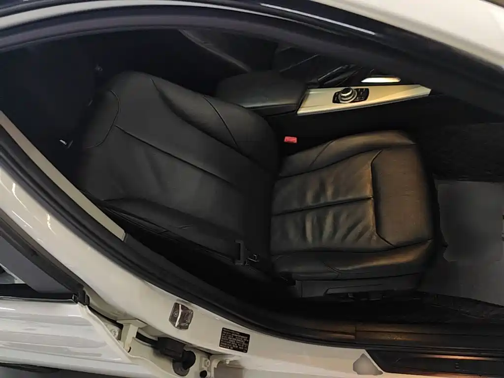 Фото 25 - BMW 3 Series