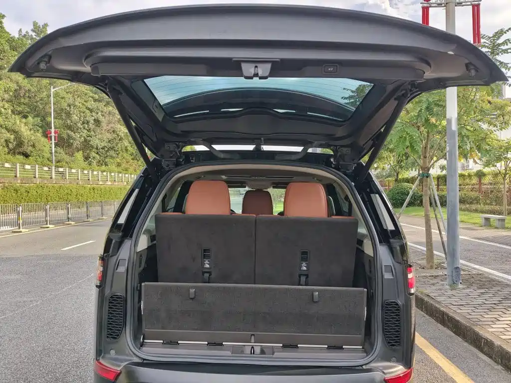 Фото 12 - Land Rover Discovery