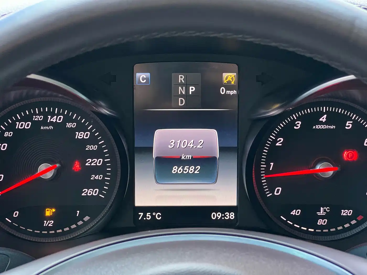 Mercedes-Benz GLC 2017 GLC 260 4MATIC Luxury фото 20