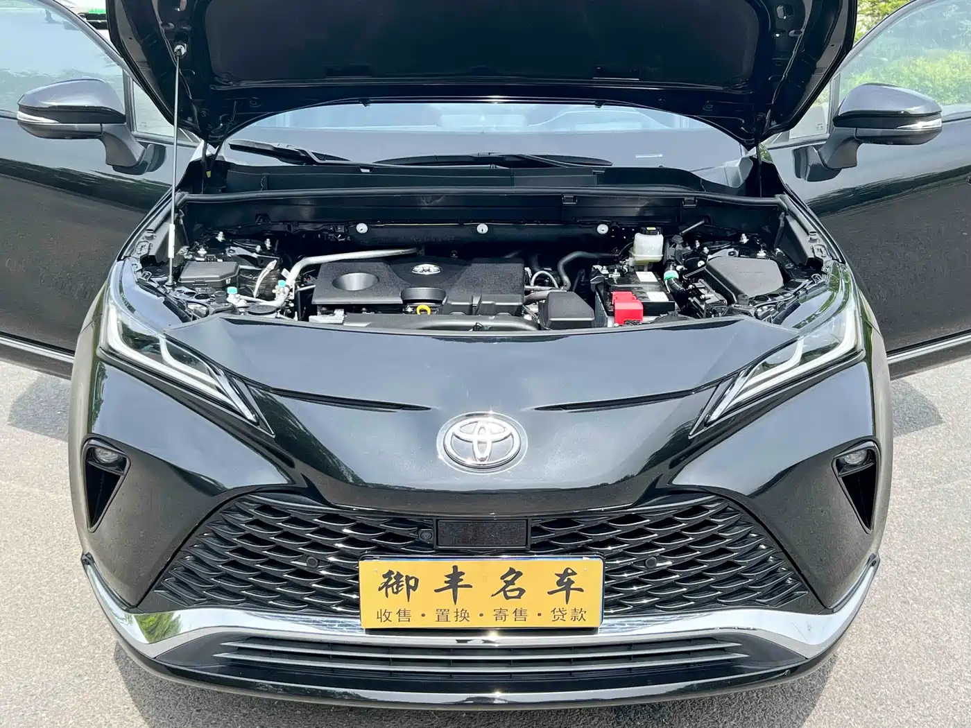 Toyota Venza 2022 2.0L CVT AWD Ultimate Edition фото 13