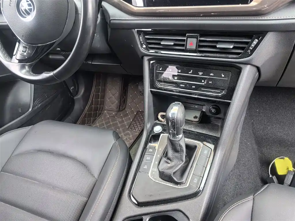 VOLKSWAGEN TUYUE