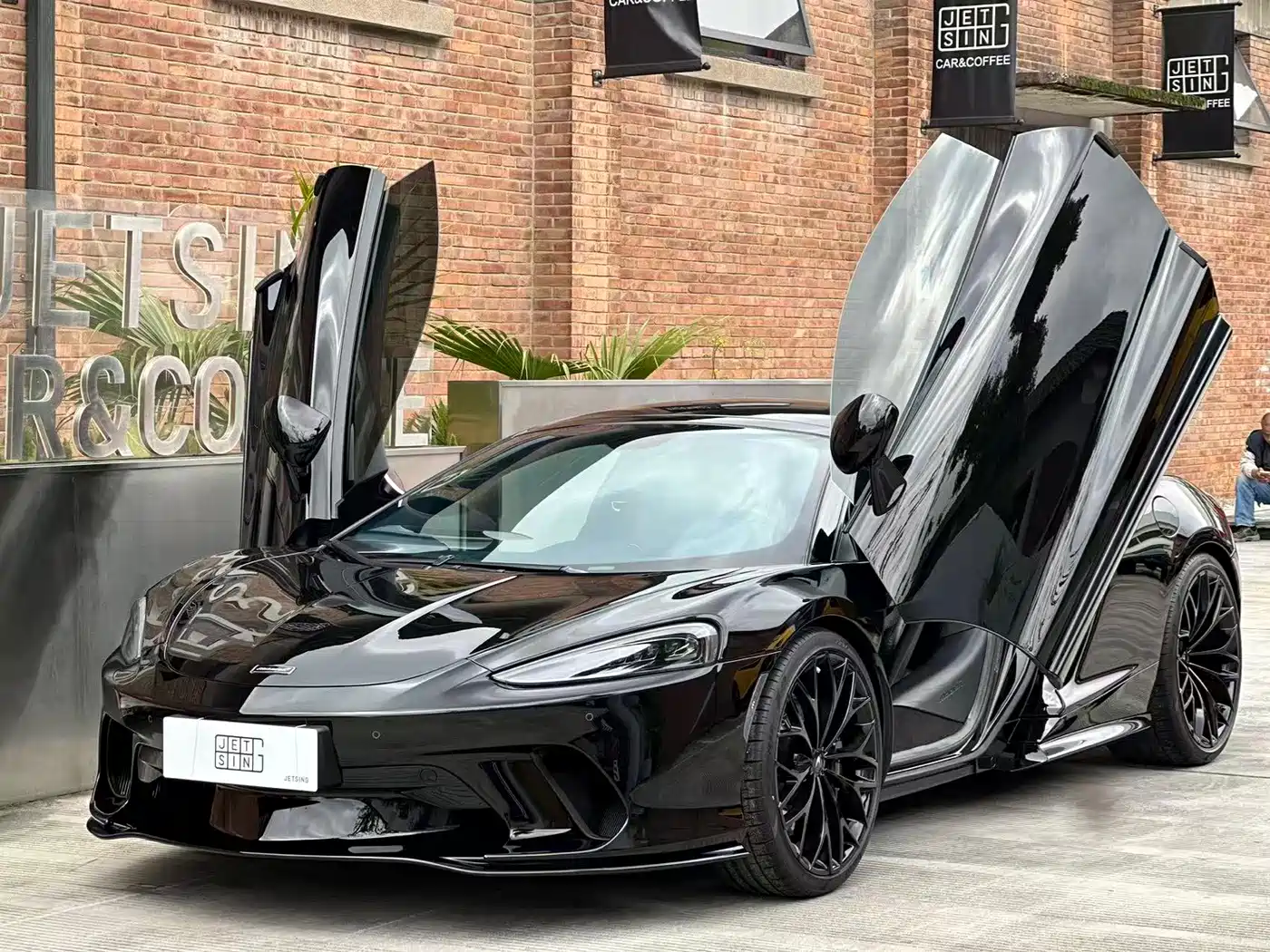 MCLAREN GT