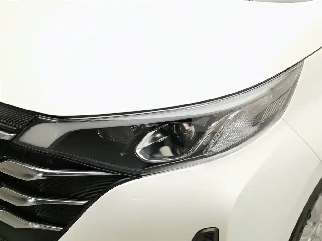 GAC Trumpchi Trumpchi M6 2021 270T DCT Luxury Edition (7-Seater) фото 7