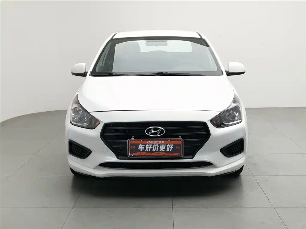 Hyundai Verna 2017 1.4L Manual Renewal Edition China VI фото 3