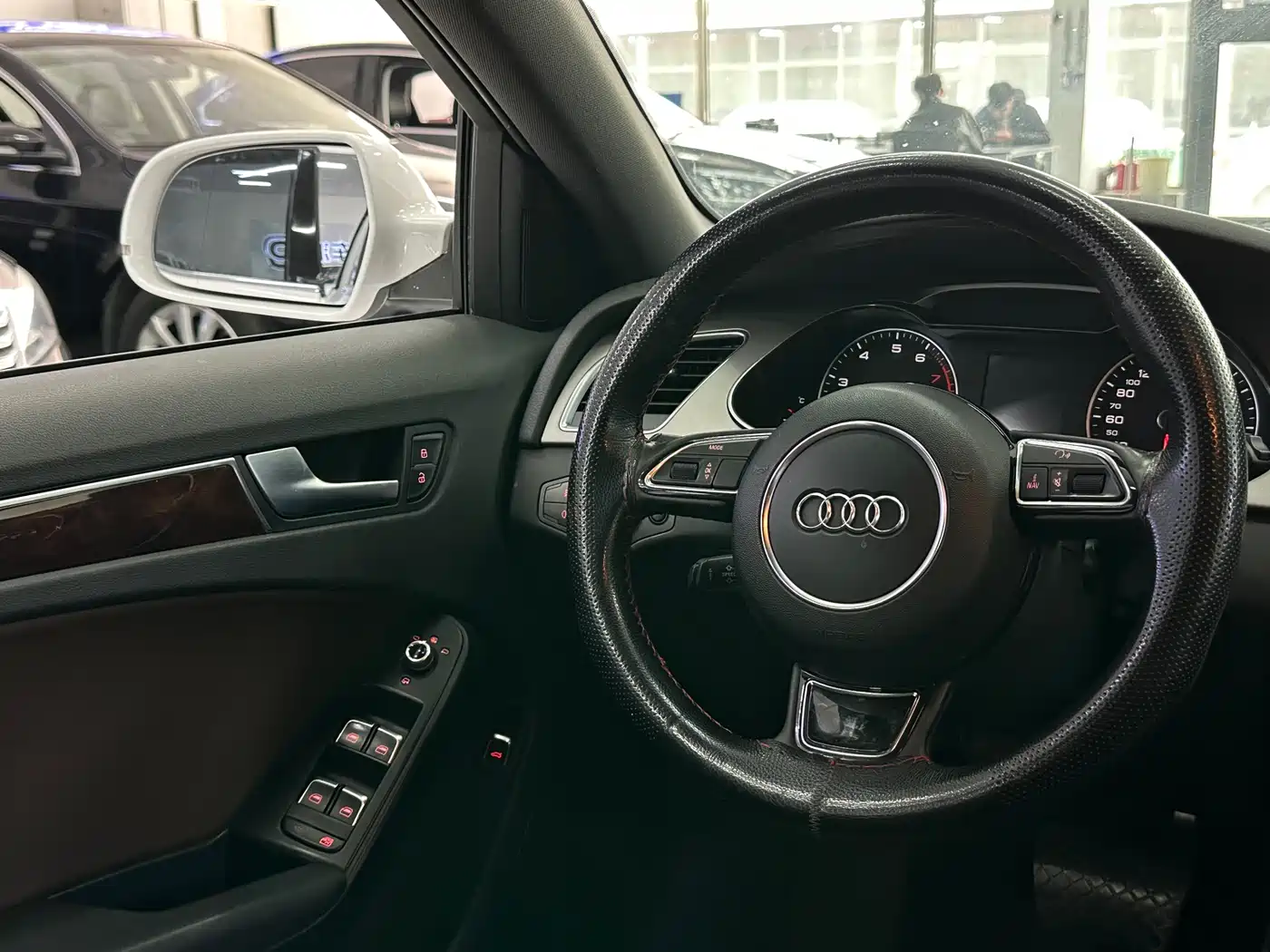 Audi A4L 2015 35 TFSI Auto Comfort фото 10