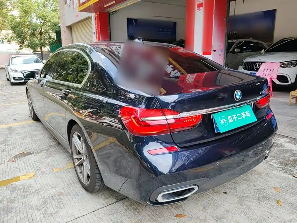 Фото 5 - BMW 7 Series
