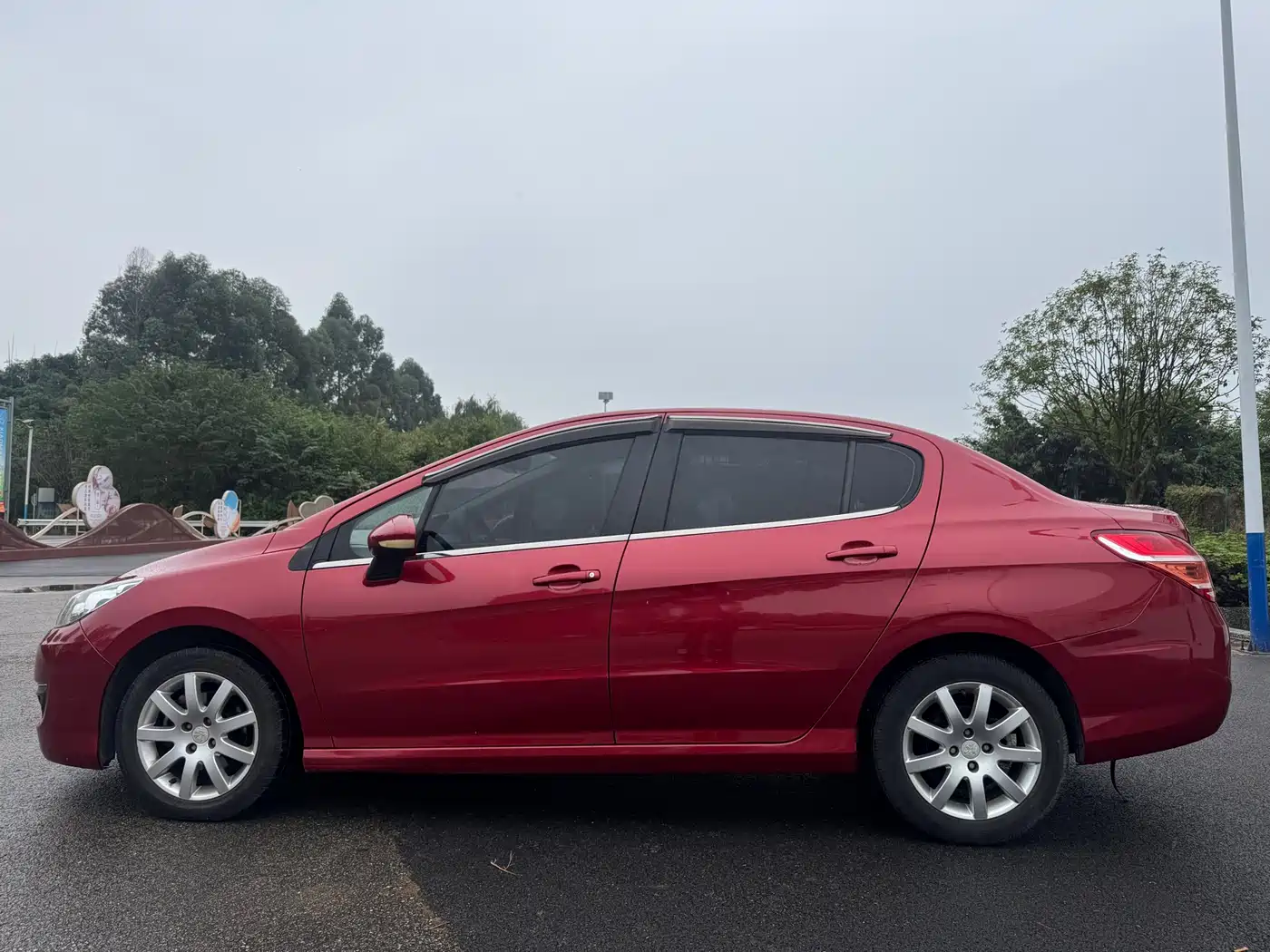 Peugeot 308 2014 Model Joy Edition Classic 1.6L Manual Superior Style фото 4