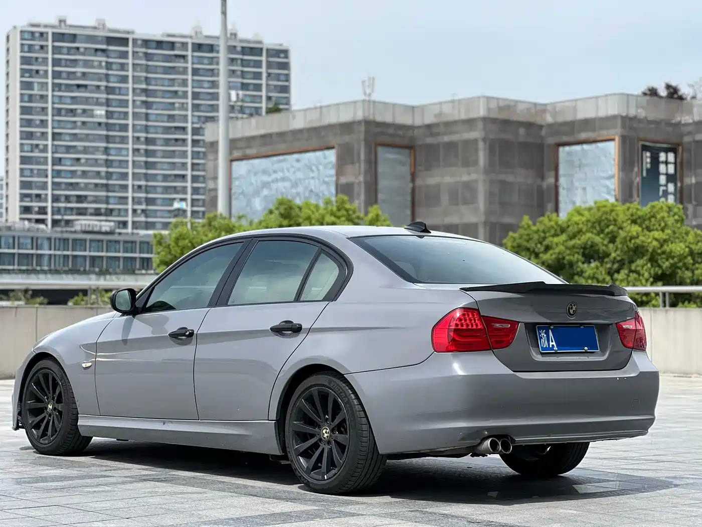 BMW 3 Series (Import) 2010 325i Luxury фото 4