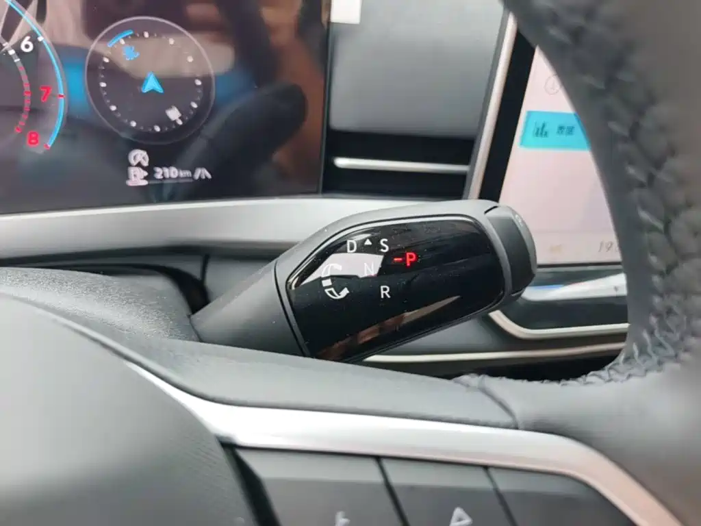 Volkswagen Sagitar 2026 2025 300TSI DSG Mid-range Edition