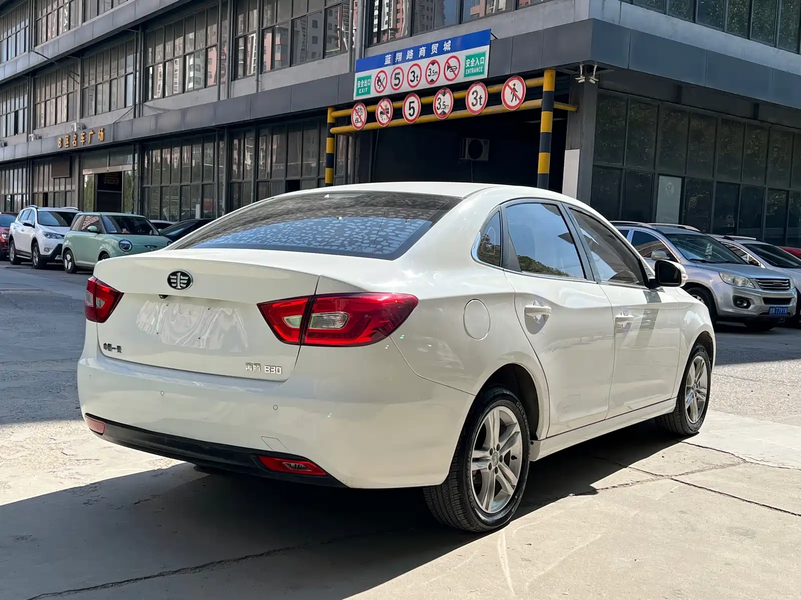 Фото 7 - Besturn B30