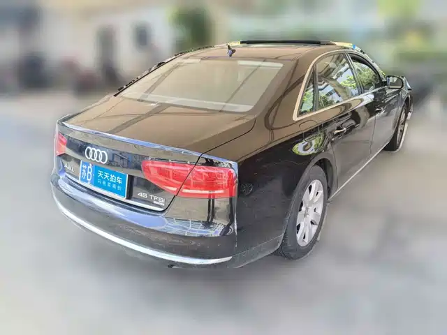 Audi A8 2012 A8L 45 TFSI quattro Comfort — фото 2