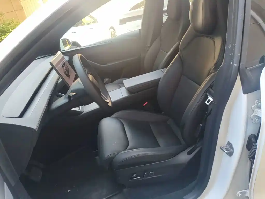 Tesla Model Y L 2025 2025 Facelift Long Range AWD