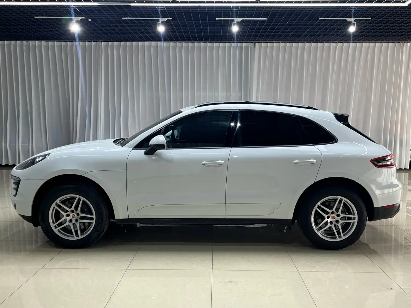 Porsche Macan 2016 Macan 2.0T фото 8