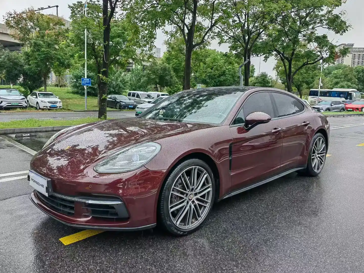 Фото 1 - Porsche Panamera