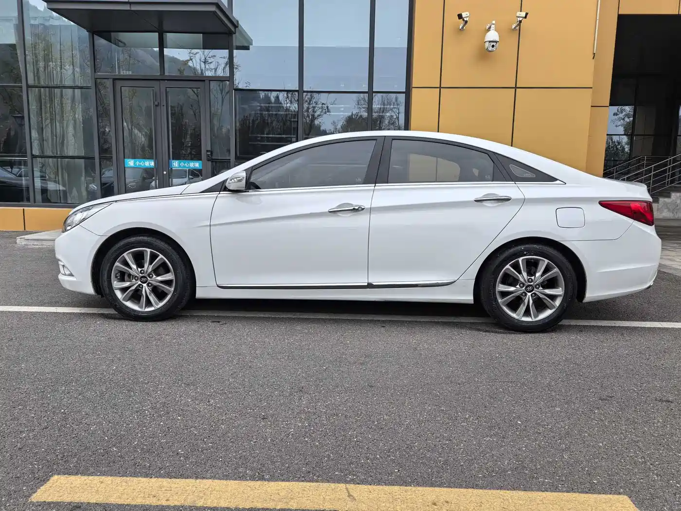 Hyundai Sonata 2014 2.4L Automatic Leading Edition China IV фото 18
