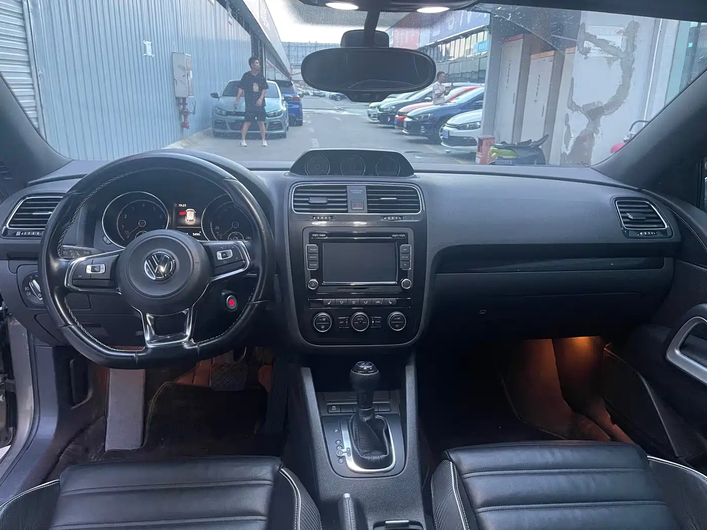 Volkswagen Scirocco 2015 2.0TSI Luxury Edition фото 5