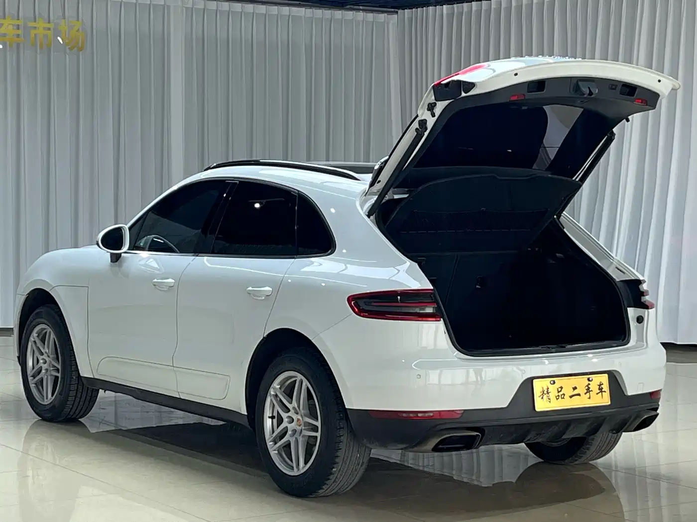 Porsche Macan 2016 Macan 2.0T фото 7