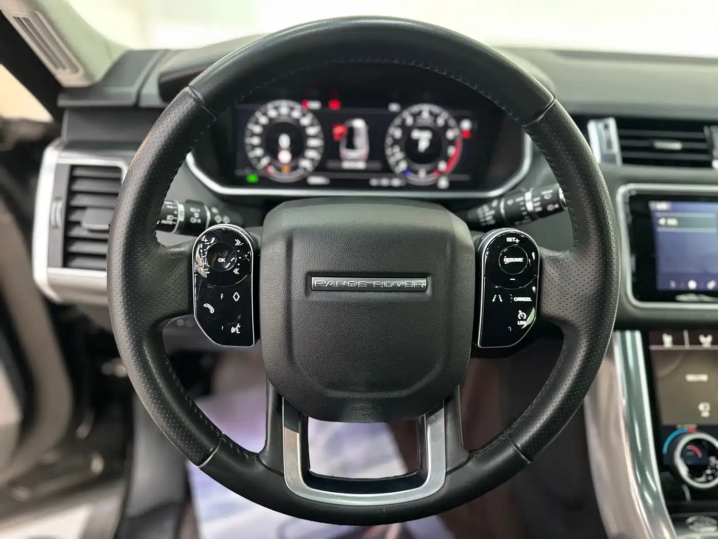 Land Rover Range Rover Sport 2020 3.0 L6 SE фото 8