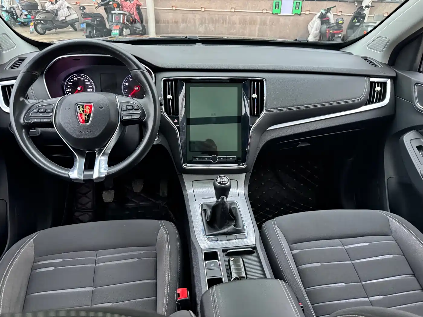Фото 9 - Roewe RX5
