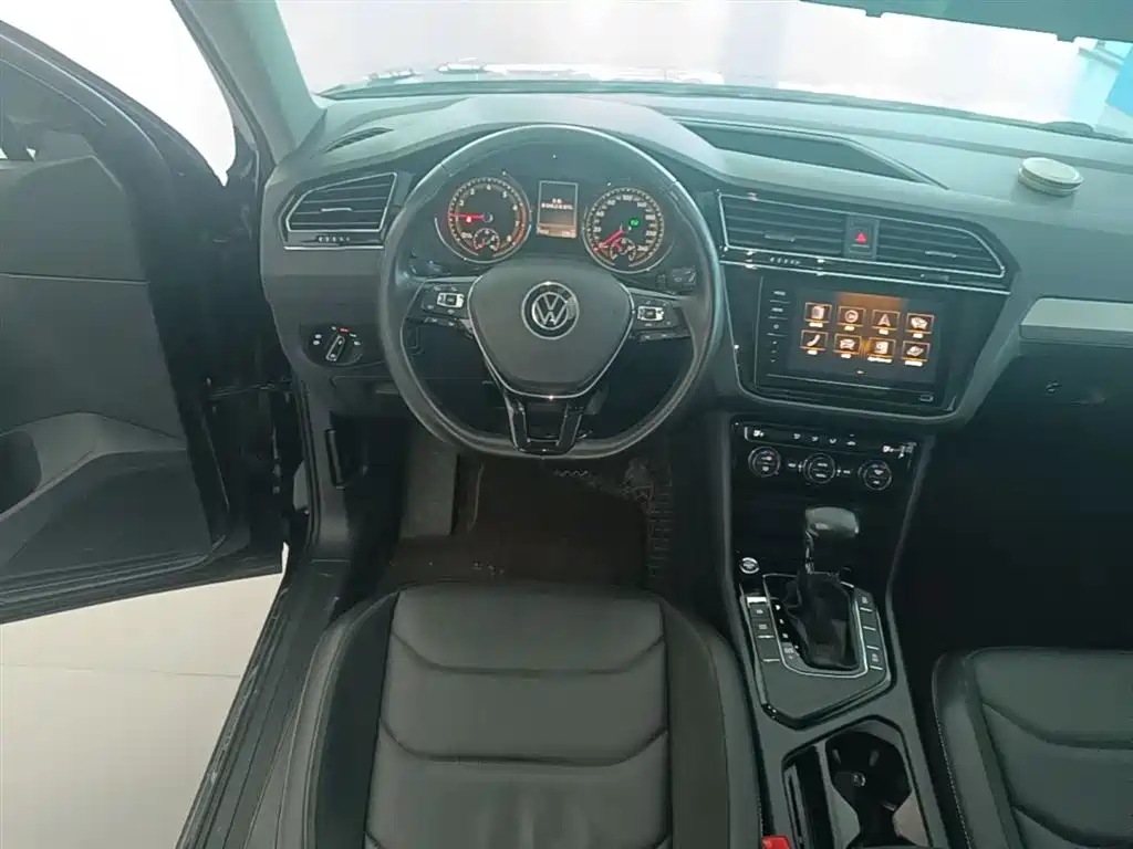 Volkswagen Tiguan L 2021 330TSI Automatic 2WD Smart фото 11