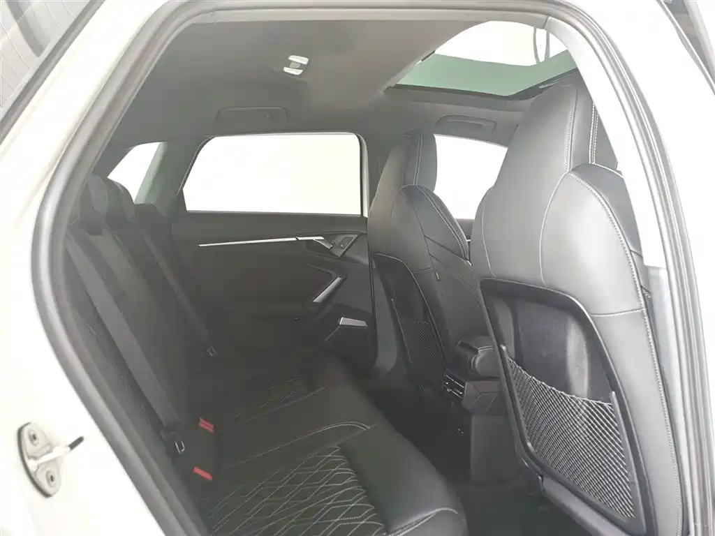 Audi A3 2025 Sportback 35TFSI Flying Premium фото 6