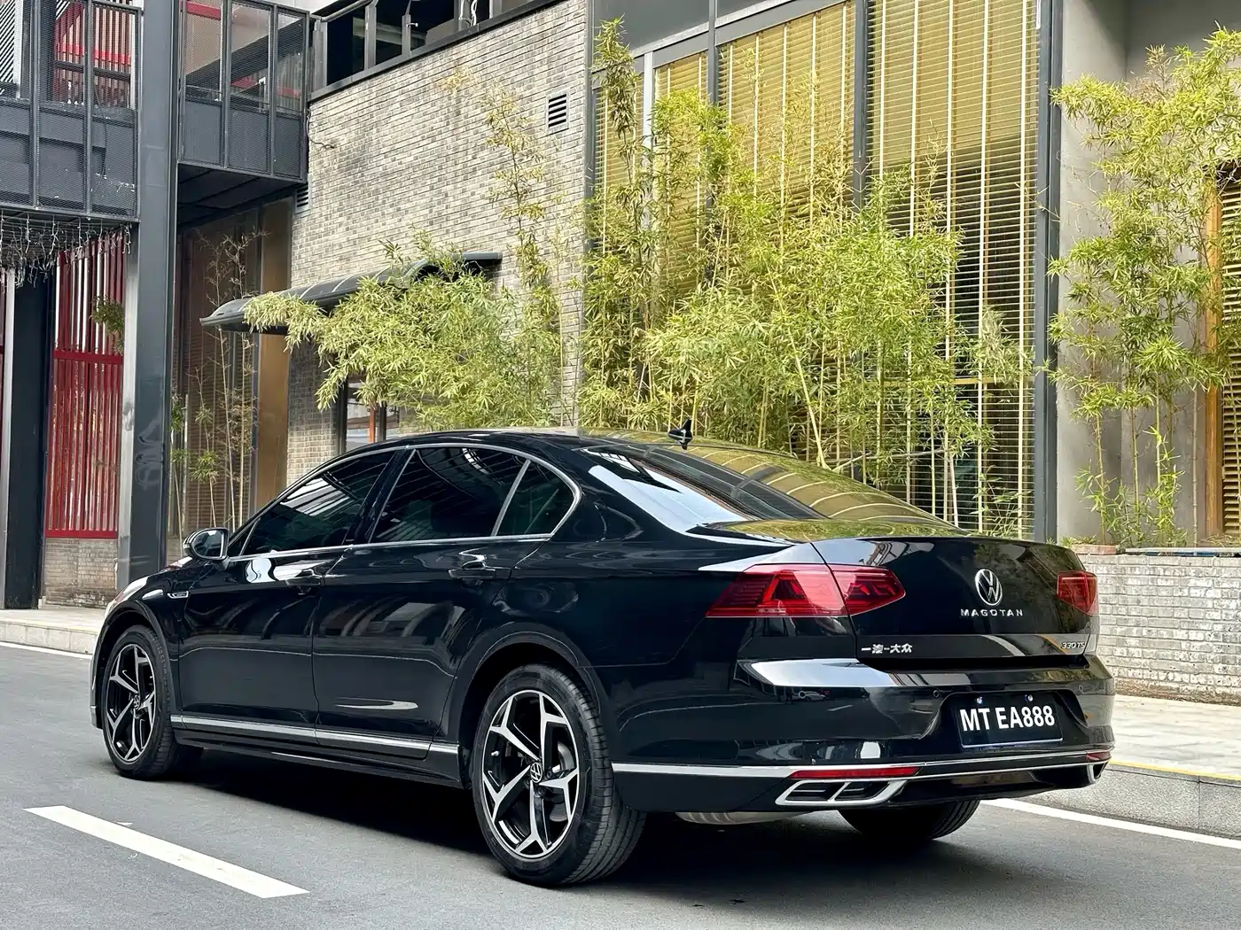 Volkswagen Magotan 2023 Model 2 Million Commemorative Edition 330TSI DSG Luxury фото 9