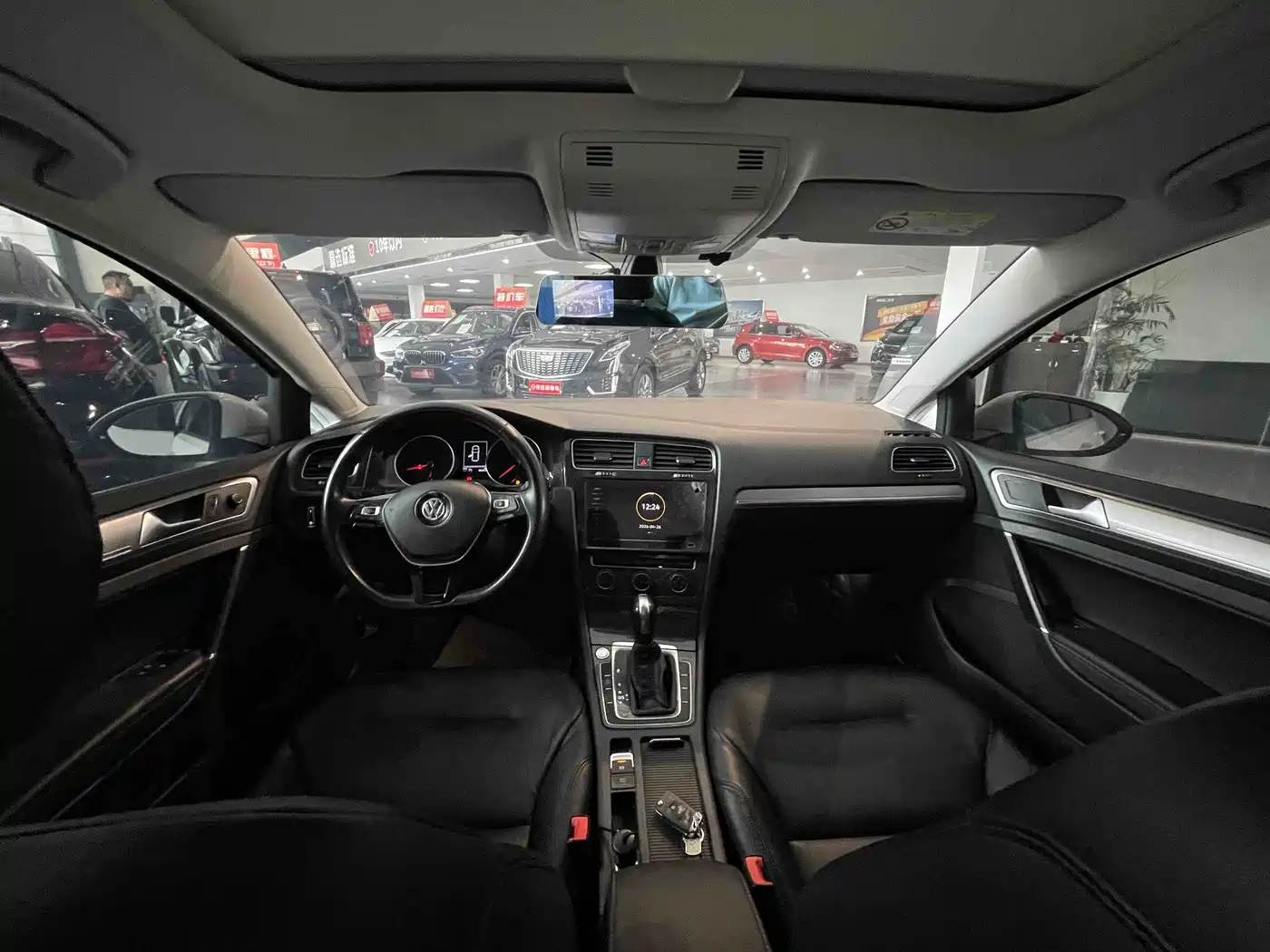 Volkswagen Golf 2020 Beloved Edition 280TSI DSG Comfort фото 5