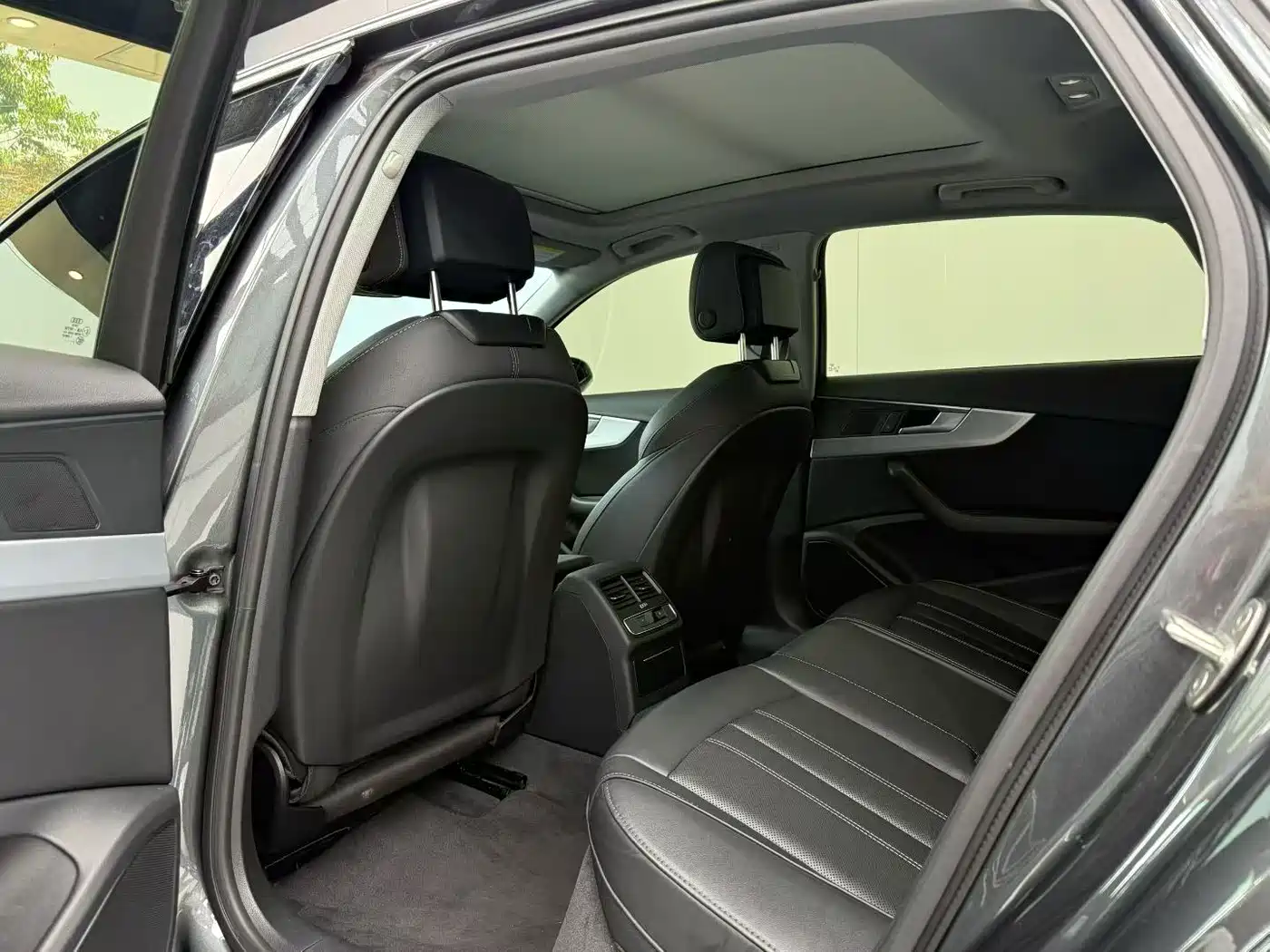 Audi A4L 2020 40 TFSI Fashion Dynamic Edition фото 6
