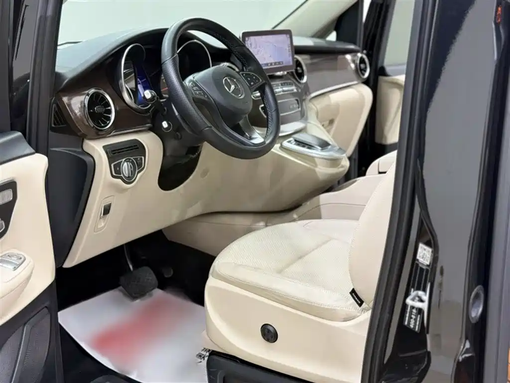 Mercedes-Benz V-Class 2021 V 260 Pilot Edition фото 23