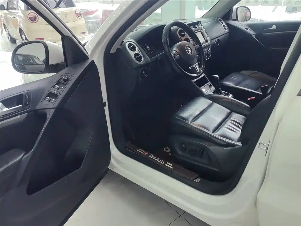 Volkswagen Tiguan 2015 1.8TSI Automatic 2WD Highline фото 16