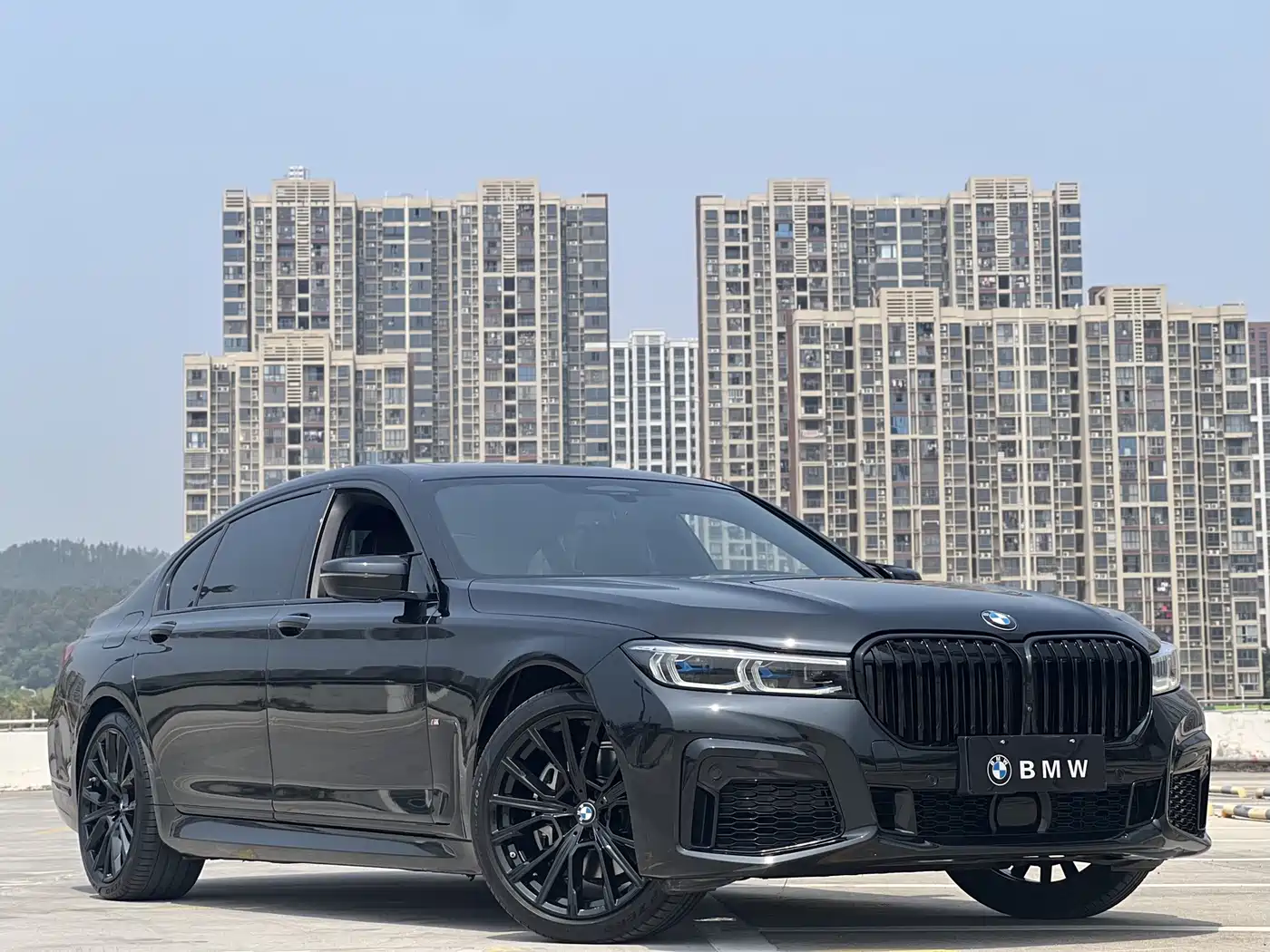 BMW 7 Series 2022 740Li xDrive Executive M Sport Package фото 3