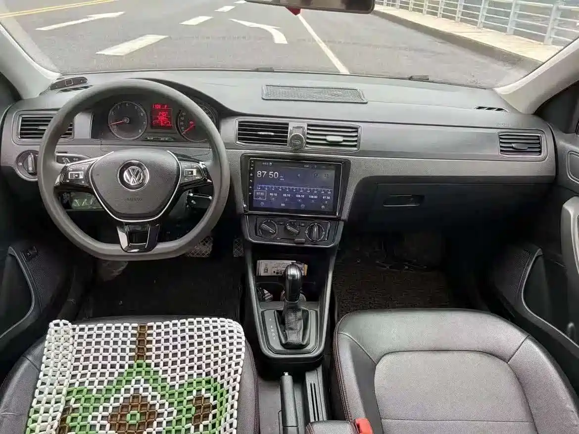 Volkswagen Santana 2016 1.6L Automatic Trend Edition фото 7