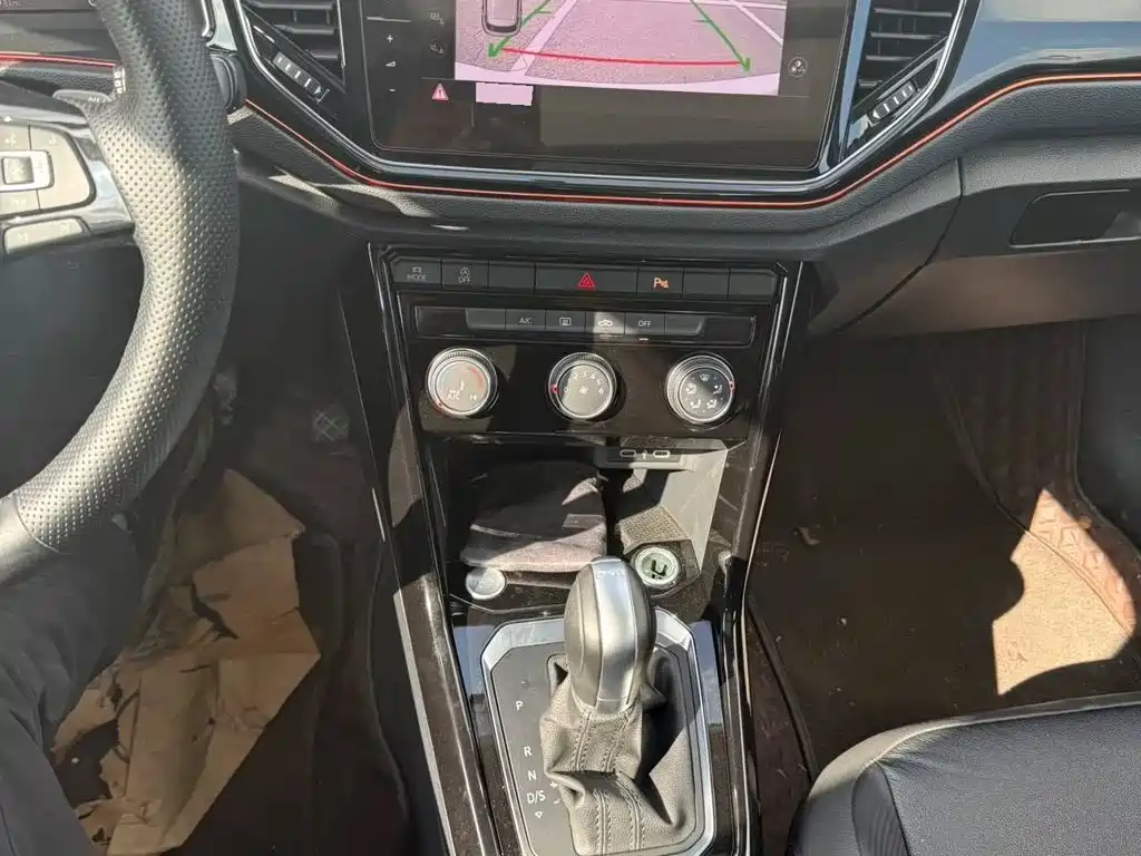Volkswagen T-Roc, миниатюра 13
