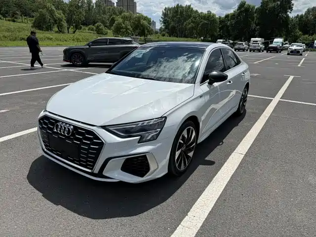Audi A3 Рестайлинг, A3L Limousine 35 TFSI, Стиль Спорт