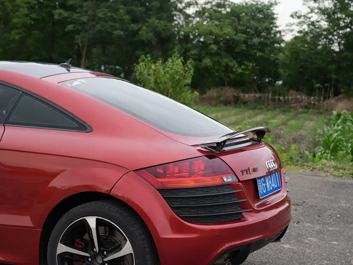 Audi TT 2011 TT Coupe 2.0TFSI фото 7