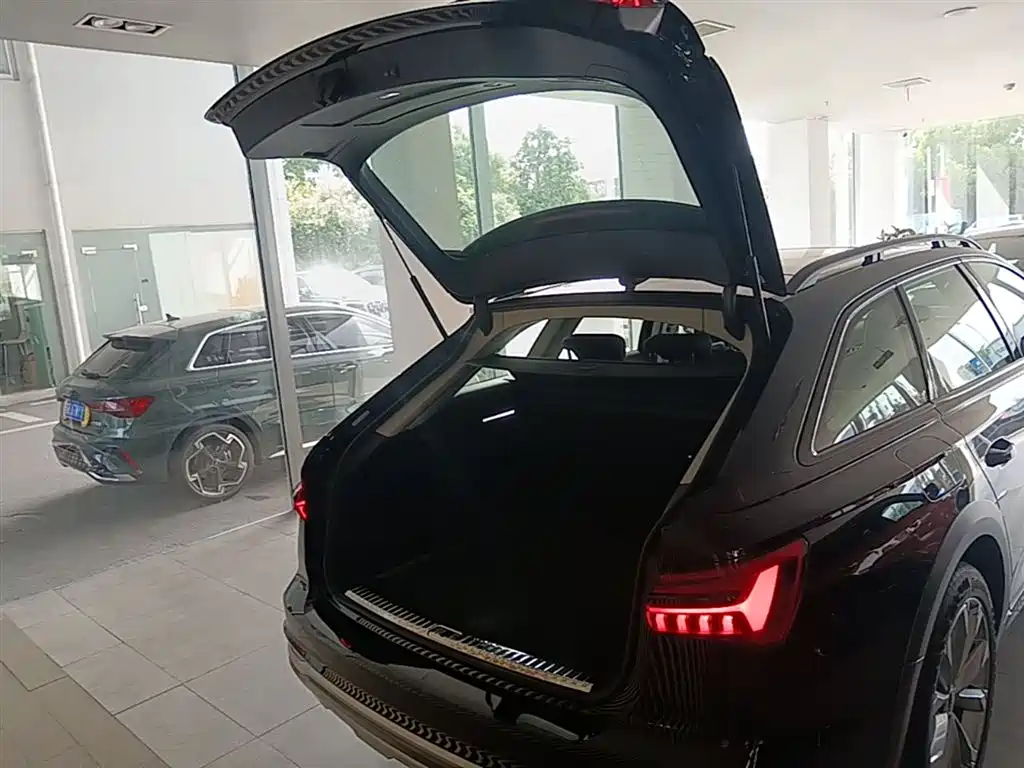 Audi A6 (Import) 2024 allroad quattro 55 TFSI Premium Off-road фото 19